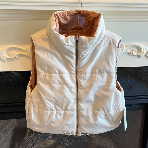 Cozy Reversible Puffer Vest Sleeveless Jacket Womens Medium Beige Tan Trendy New - Picture 5 of 15